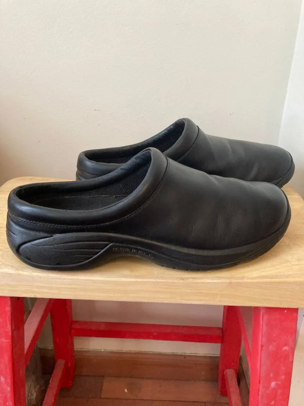 Merrell Men's Encore Gust 2 11 D Slip On Leather Clog Black